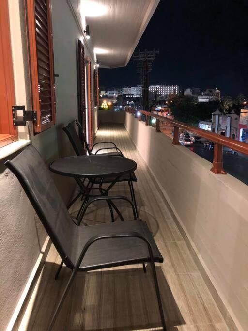 Cretan Breeze Seaview Apartment Héraklion Extérieur photo